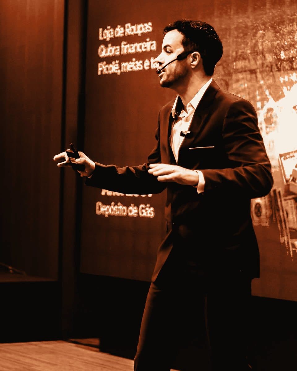 Felipe Silva em treinamento de times comerciais